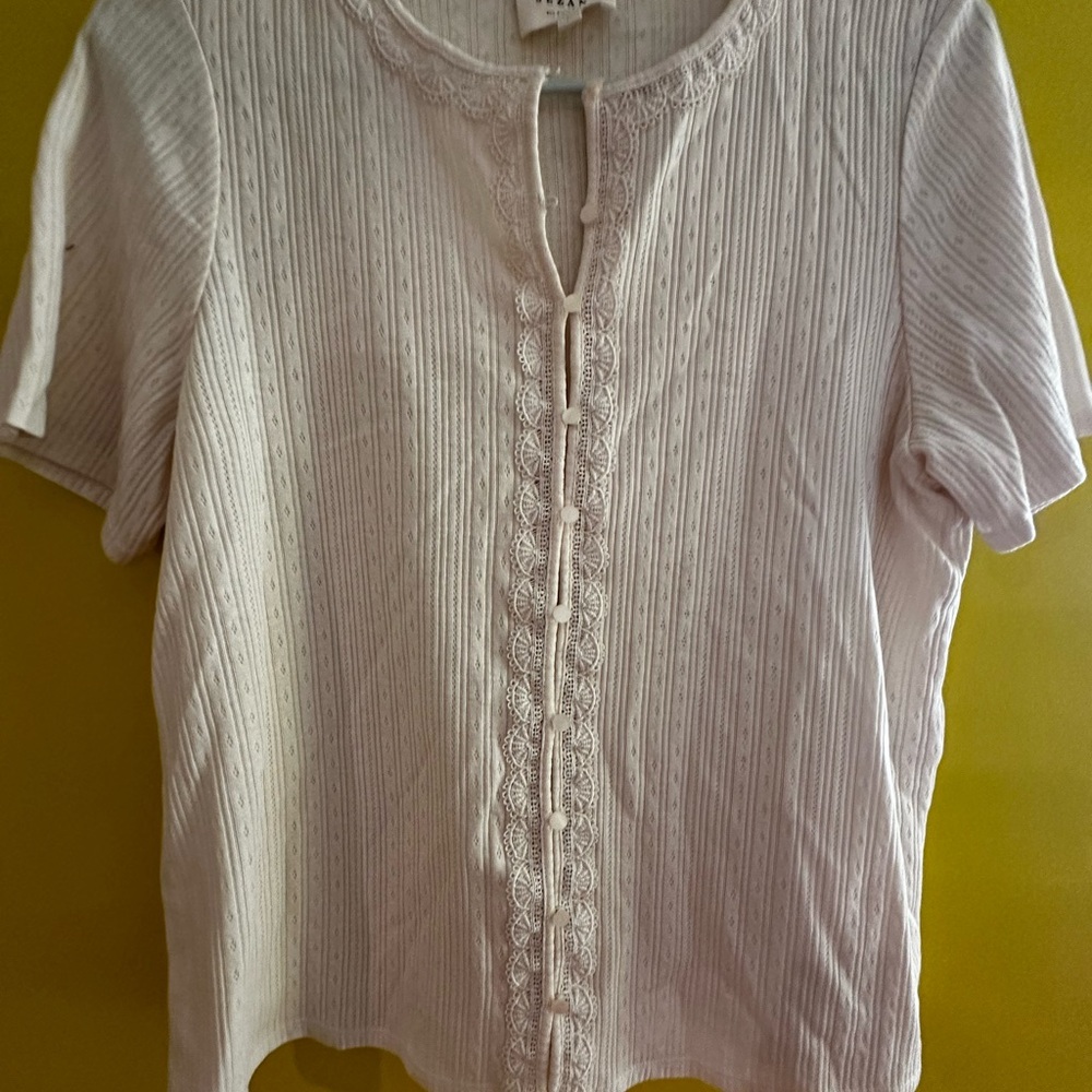 Sezane White Ribbed Blouse with Lace Collar